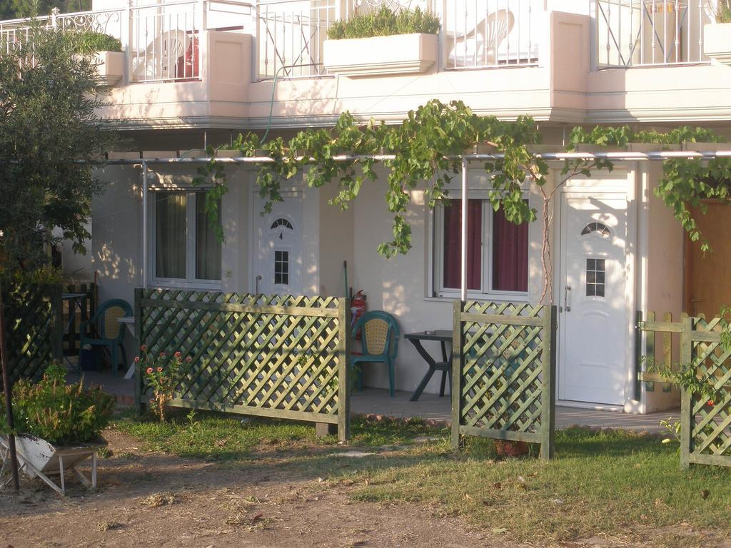 Golden Sun Daire Rovies Dış mekan fotoğraf